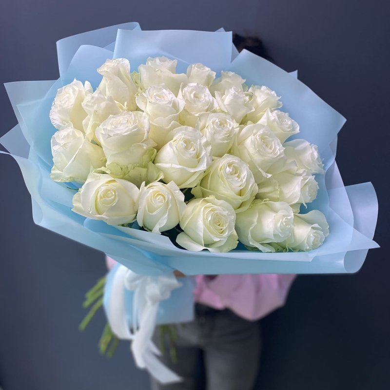 25 White Equador Roses (design)